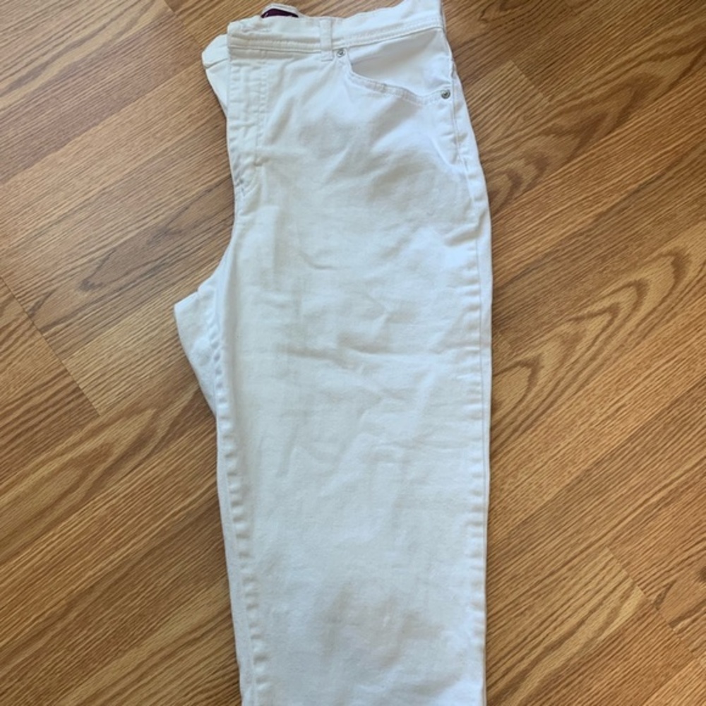 Gloria Vanderbilt Capri